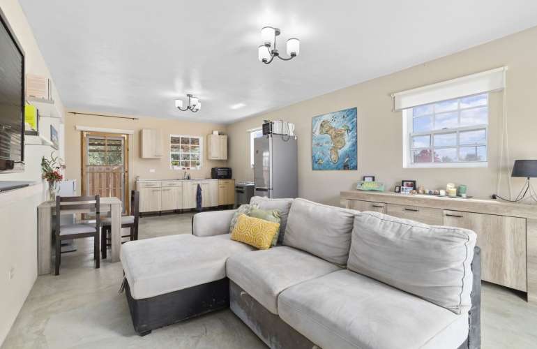 Papa Cornes - Cozy 1BR Apartment with Garden & Parking