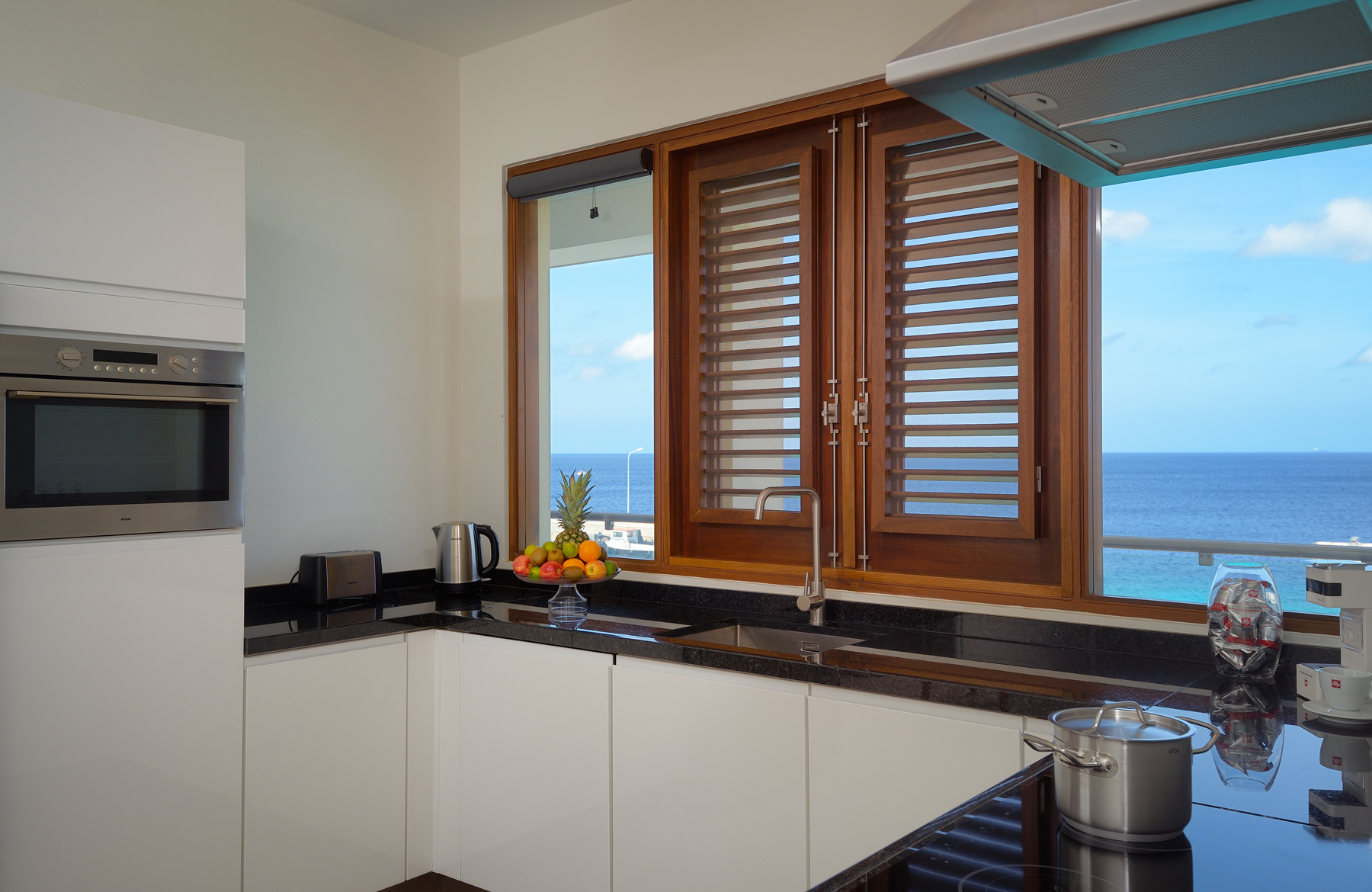 3-bedroom apartment Terramar 10 in Kralendijk, interior and surroundings